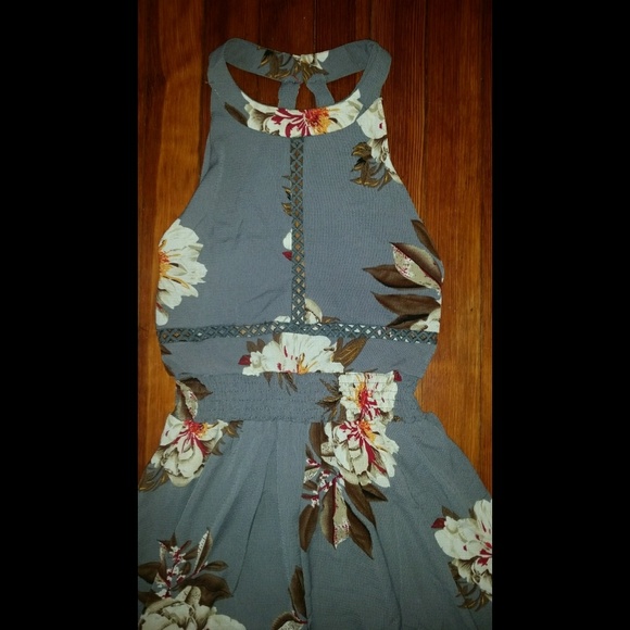 Gray boho floral open back halter top maxi dress - Picture 4 of 4